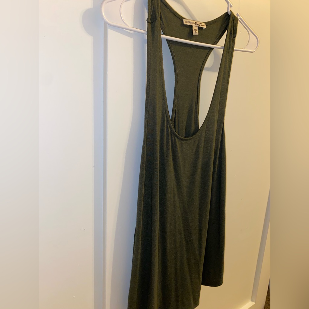 Express Split Hem Tank